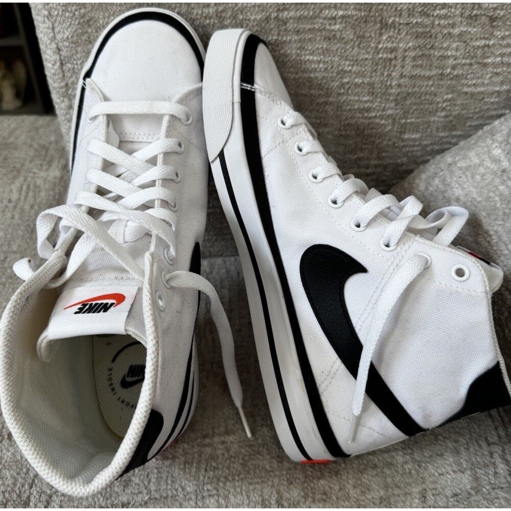 EUC Women 9.5 Nike Court Legacy Canvas Mid White Black